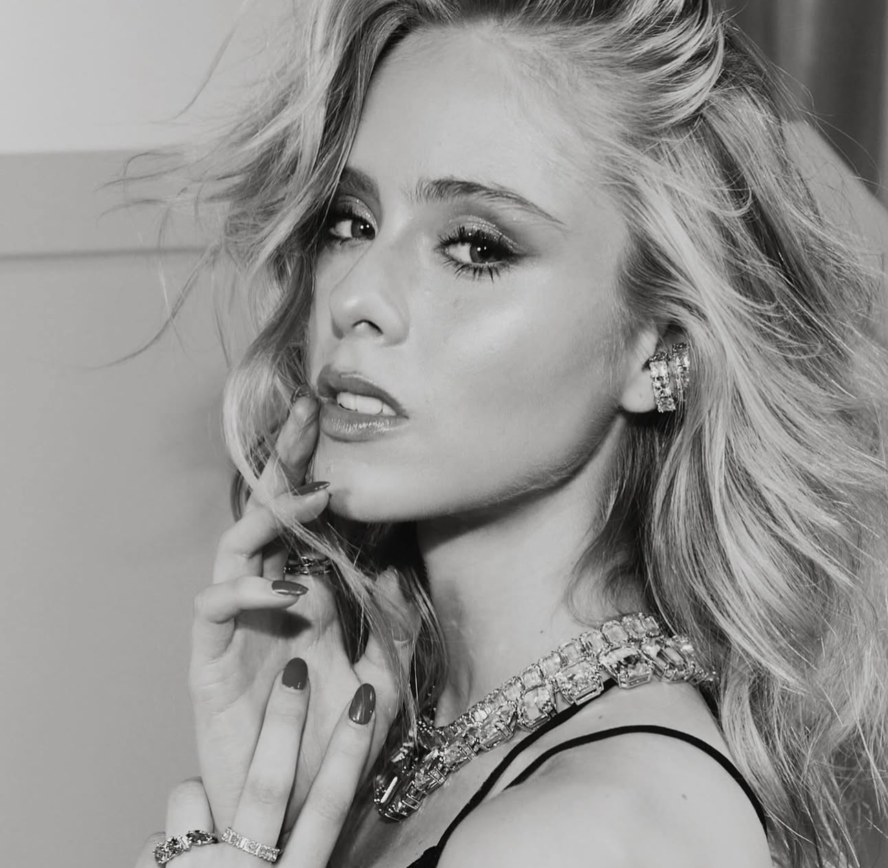 campaign-swarovski-2-loreto-peralta-main